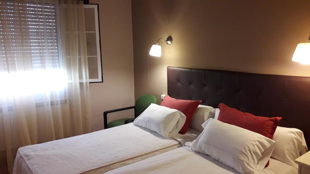 Hostal Martin - Sanabria Ribadelago Екстер'єр фото
